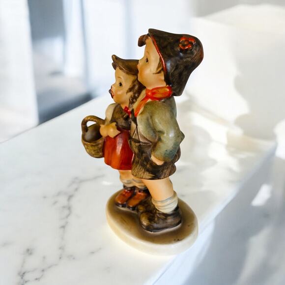 VINTAGE West German Goebel Hummel 1960 Surprise Boy Girl Basket Figurine 94 3/0 - Picture 2 of 8